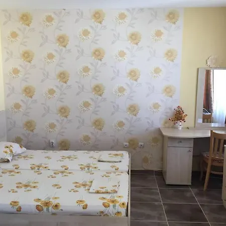 Apartment Olia - Three Bedroom Flat With Great View Next To Beach *