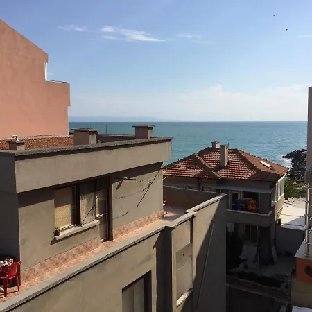 Olia - Three Bedroom Flat With Great View Next To Beach Apartment